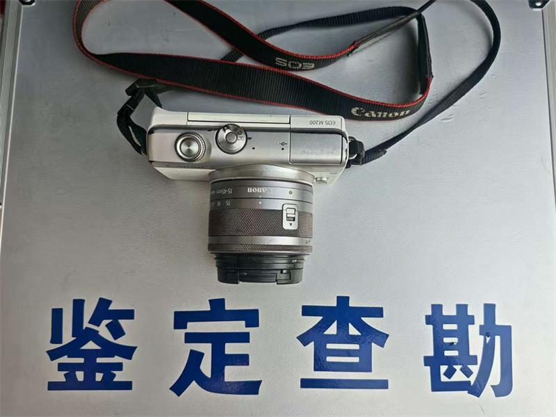 佳能 EOS M200